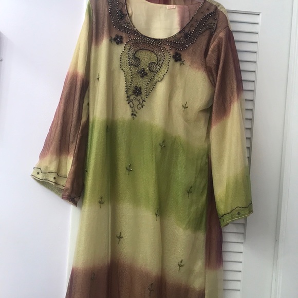 Dress - Picture 1 of 6